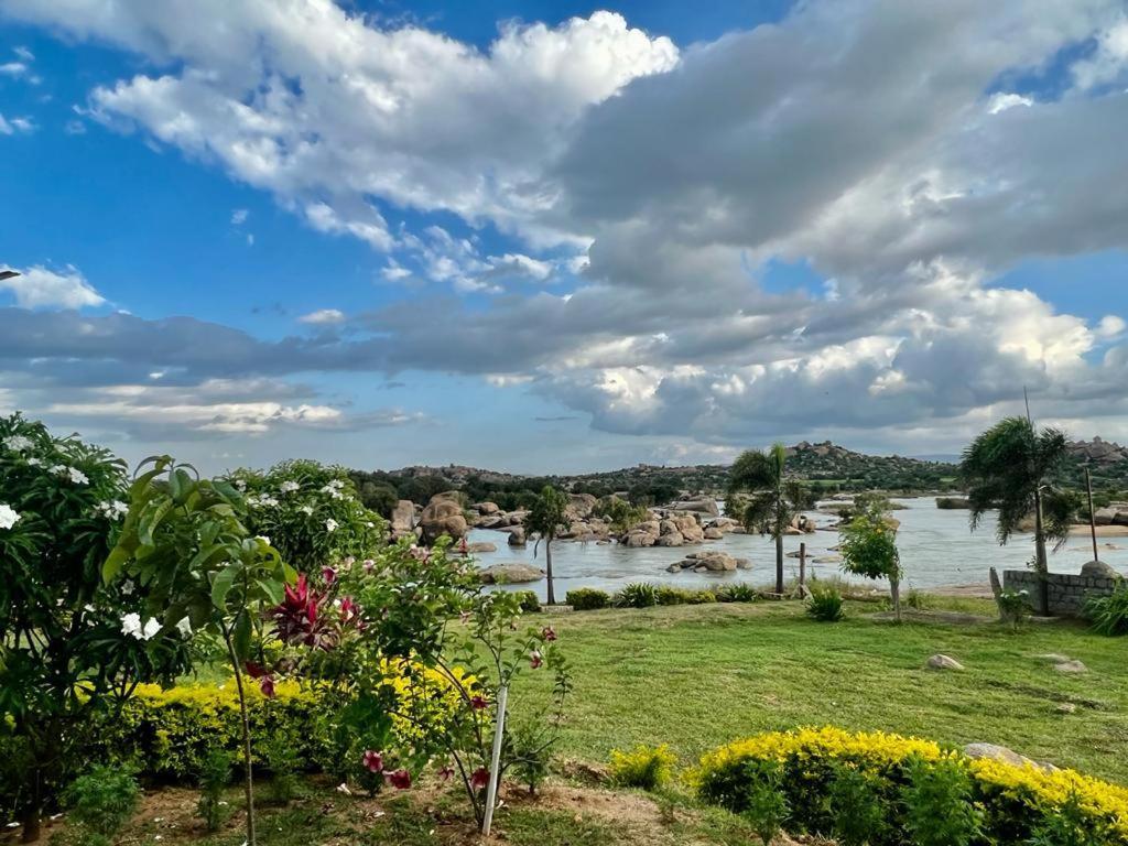 מלון Leo Woods Hampi River View מראה חיצוני תמונה