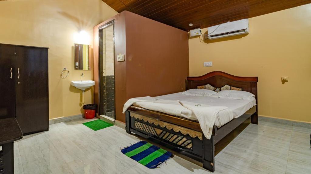 מלון Leo Woods Hampi River View מראה חיצוני תמונה