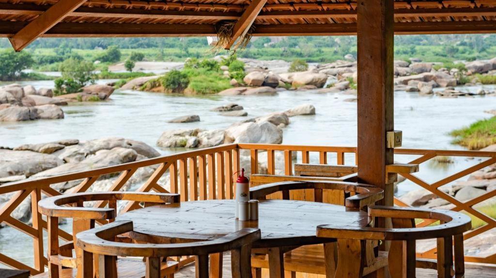 מלון Leo Woods Hampi River View מראה חיצוני תמונה
